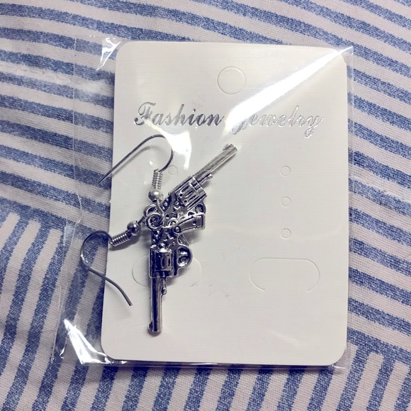 GUN EARRINGS - Picture 2 of 3